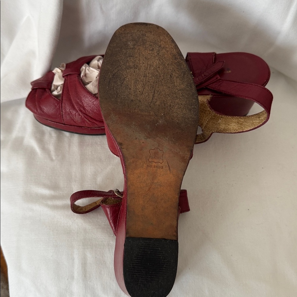 RE-MIX Red Leather Women's 1940’s style Sandals - Picture 6 of 8